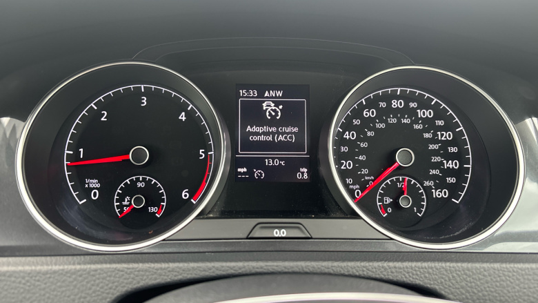 Volkswagen Golf 1.6 TDI SE [Nav] 5dr Diesel Hatchback